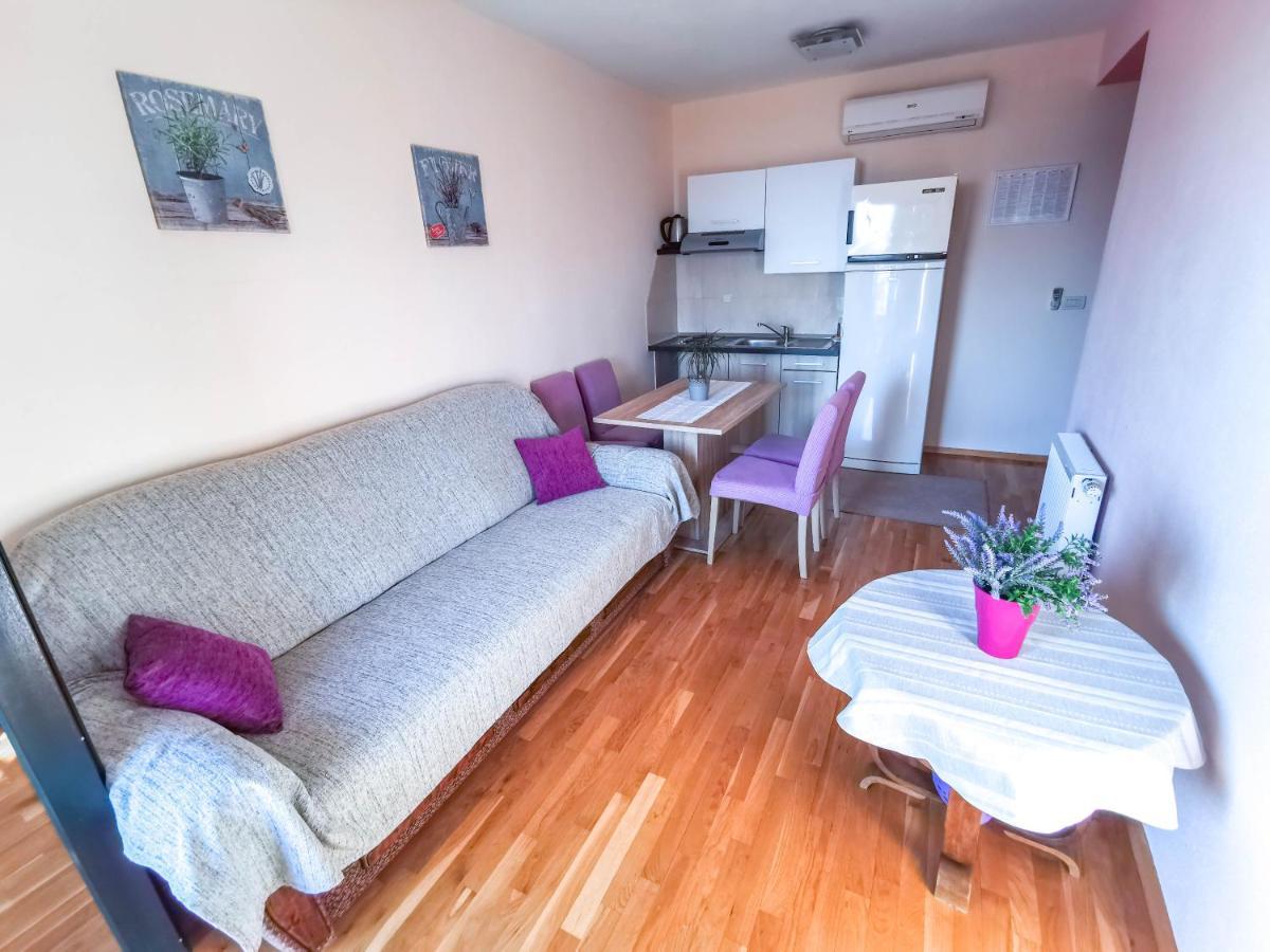 Apartments Vukovic Vanja Макарська Екстер'єр фото