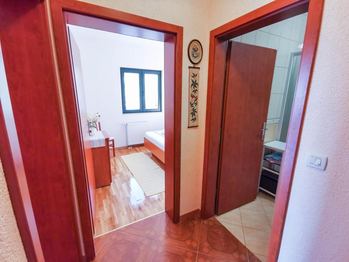 Apartments Vukovic Vanja Макарська Екстер'єр фото