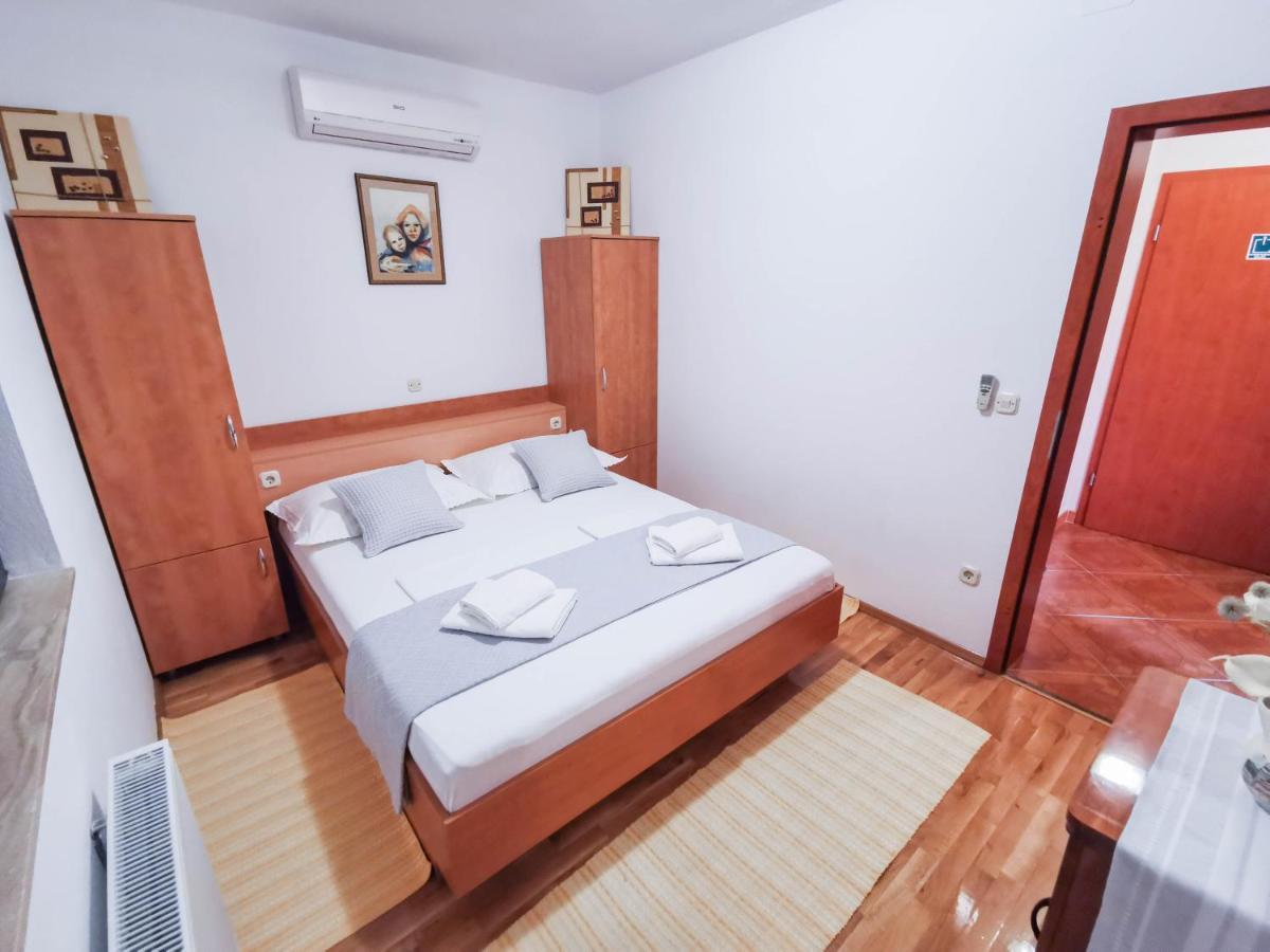 Apartments Vukovic Vanja Макарська Екстер'єр фото